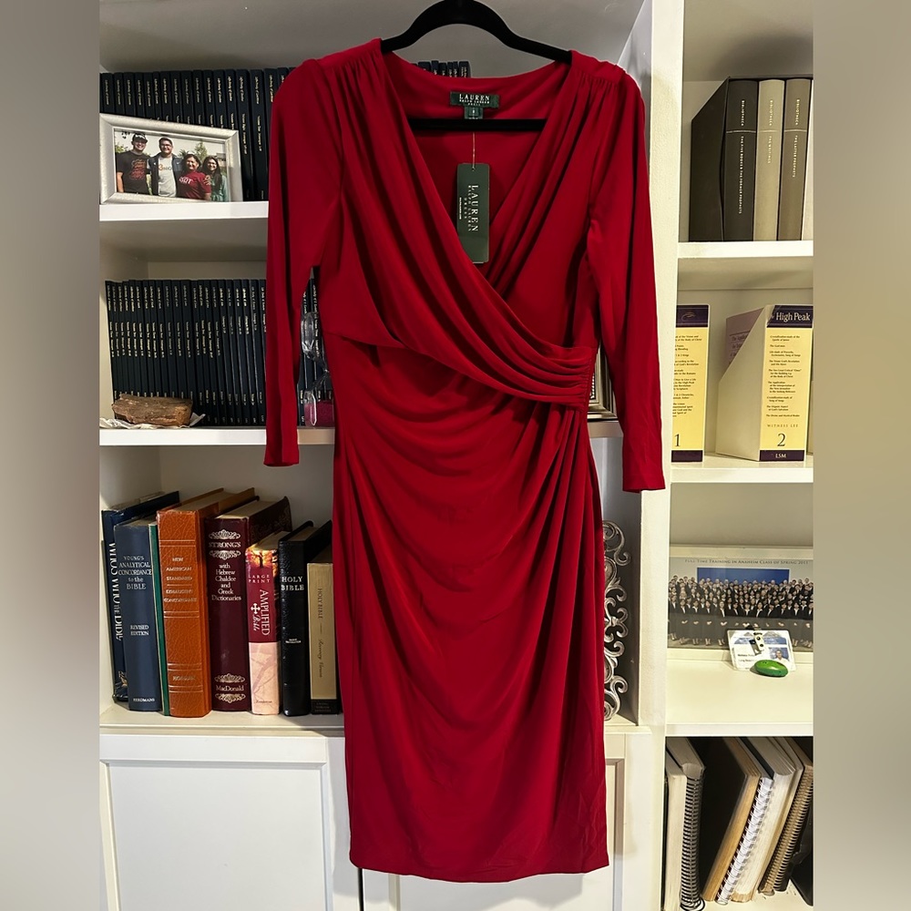 NWT Beautiful Wine/Burgundy Knee Length Dress Sz 8